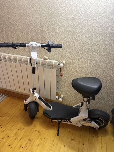 детские защитные шорты для роликов: Elektrik skuter – oturacaqlı, kompakt və rahat - Rəng: ağ-qara - — 2