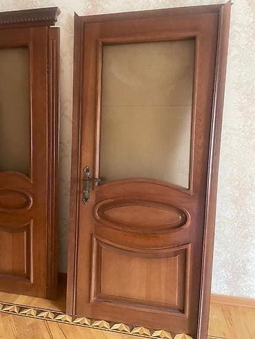Tək qapılar 400 cüt olanlar 700 əla vəziyyətdərir. Təmiz qoz — 9