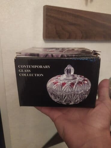 rəngli kağız, karton və albomlar: Müasir Şüşə Kolleksiyası – qapaqlı büllur qab - Qutuda göstərilən — 1