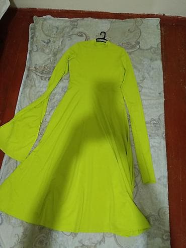 yay donu: Parlaq neon-sarı rəngdə uzun don - Model: A-kəsimli, tam ətəkli — 5