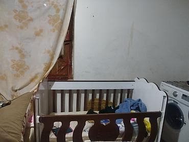 Uşaq beşiyi satılır tezeden secılmır cemi bır defe isdifade olunub