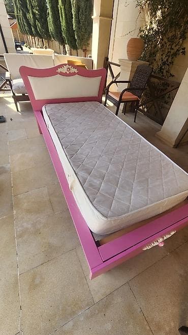 yer armudu: Qız üçün, İşlənmiş, Təknəfərlik çarpayı, Yazı masası — 2