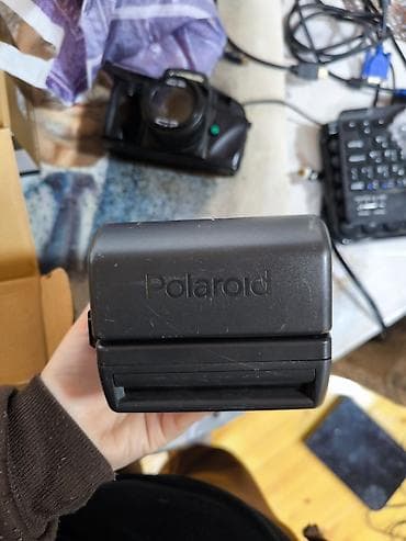 mini iphone x: Polaroid instant fotoaparat çox keçmişindir antika - Klassik Polaroid — 1