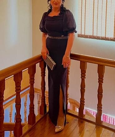 Qara axşam geyimi - Klassik qara rəngdə, bədənə oturan uzun siluet -