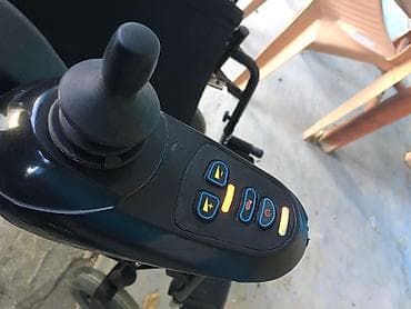 tibbi canta: Elektrik əlil arabası Xüsusiyyətlər: - Sağ qoltuqda joystick — 4