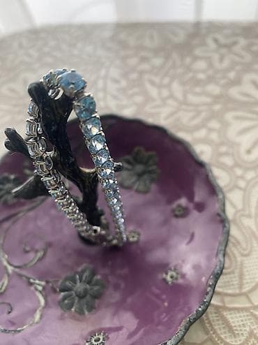 bil: Bilərzik, Swarovski, Ünvandan götürmə — 3