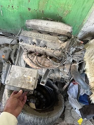 BMW E36 ehtiyat hissələri - M43 benzin mühərriki (4 sil., üst qapaqda
