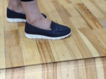 ayyaqabı: Ninewest ayaqqabilari hamısı yenidir. 36-37 olculerdir. temiz — 7