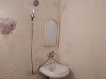 binəqədidə kiraye ev: Bakixanov qəsəbəsi(Razin),Vahid şadlıq sarayın yanında,2/5 binada 2 — 10