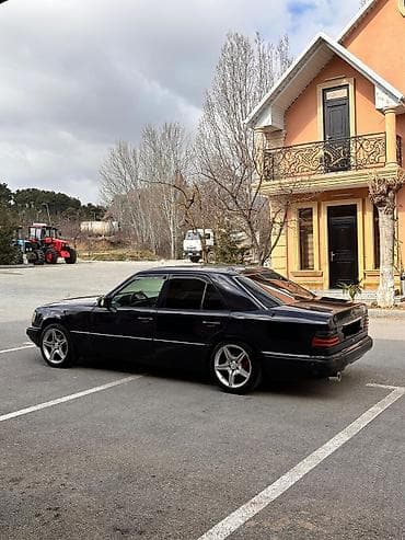 bmw e46 disk: Mercedes-Benz W124: 2 l | 1993 il Sedan — 7