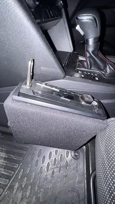 e 250 cdi: Avtomobil üçün tam audio sistemi - Ön paneldə idarəetmə bloku: səs — 1