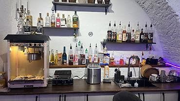 kiray: Hazır Biznes satılır bütün avadanlıqları ilə. Yaxşı küçədə yerləşir, 2 — 4