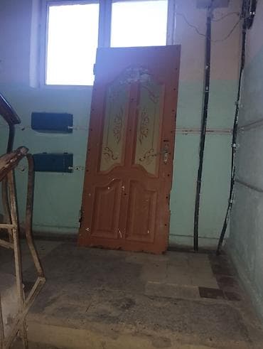 Qapılar və aksessuarlar: Mənzil üçün İşlənmiş Giriş qapısı Glazok ilə, Ünvandan götürmə — 8