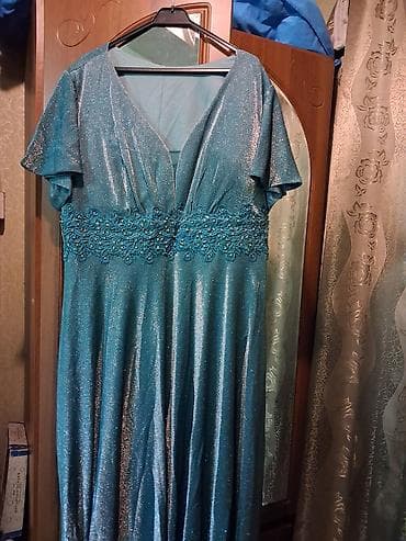 stapel parcalar: Şam rəngində, parıltılı ziyafət/nişan-gələnlik donu. - Uzun model — 2