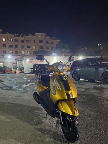 запчасти на сузуки альто: Qızılı rəngli şəhər skuteri - Rəng: metalik qızılı, qara detal və — 1