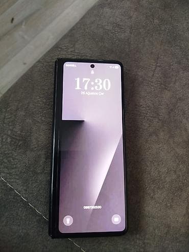telefonlae: Salam Samsung Z Fold 3 qatlanan telefon satılır. sadəcə iç ekranı — 4