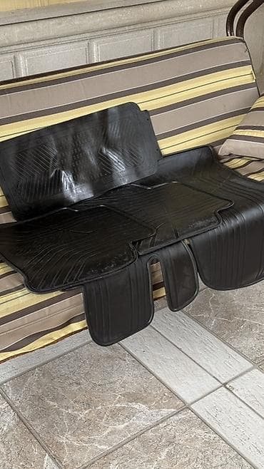 Avtomobil üçün ayaqaltı, Rezin, Mercedes