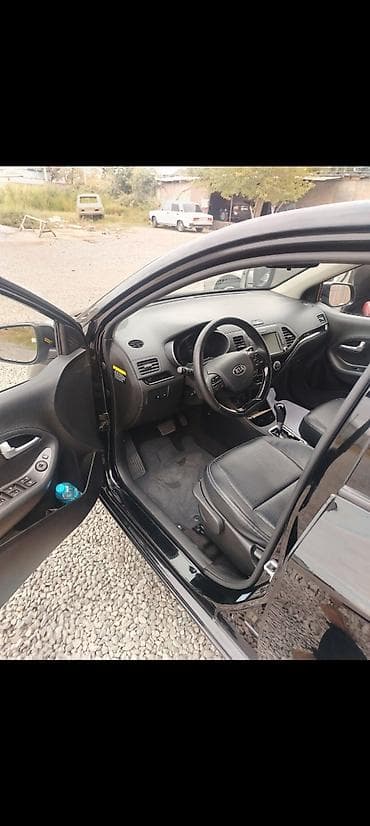 byd satilir: Kia Picanto, qara rəngli, 5 qapılı hetçbek. Texniki xüsusiyyətlər və — 7