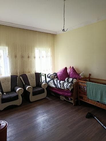3 otaq kiraye evler: Dağ ətəyində, yaşıllıqla əhatəli həyəti olan rayonun sakit yerinde — 8