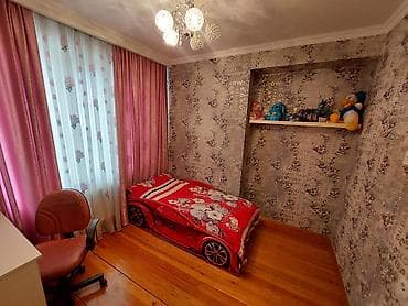 yataq mebileri: Qırmızı rəngdə, maşın formasında çarpayı. Uşaq otağı üçün nəzərdə — 1