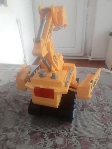 traktor oyuncaq: Tam seliqeli veziyyetde.İşığı yanır,musiqilidir.Yığılır,açılır,tam — 5