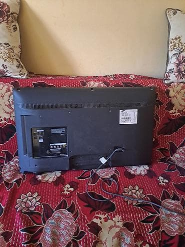 gitara tuner: Samsung LCD televizor - Ekran diaqonalı təxminən 32" (seriya etiketi — 5