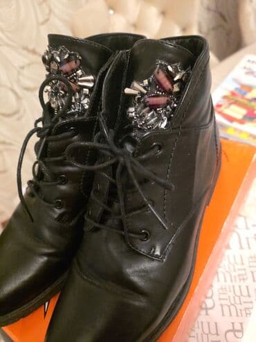 женские зимние ботинки на шнуровке: Размер: 40, цвет - Черный, Б/у — 2