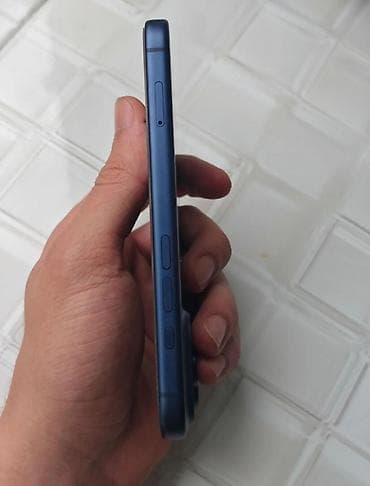 macbook air m4: IPhone 17 Pro, 256 GB, Mavi, Zəmanət — 2