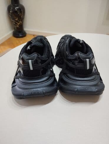 Alfa Romeo: Balenciaga Runner – qara rəngli idman ayaqqabısı (çift) - Rəng: tam — 8