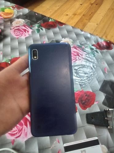 Məhsul: Mavi rəngli düyməsiz sensor ekranlı smartfon Xüsusiyyətlər: -