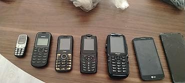 telefon alan yerler: Köhnə modellərdən ibarət qarışıq mobil telefon dəsti Tərkib: - 6 ədəd — 5