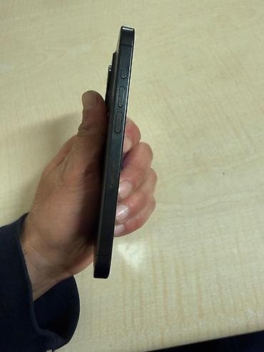 iphone se 2020 qiymeti: IPhone 15 Pro, 128 GB, Qara, Face ID — 3