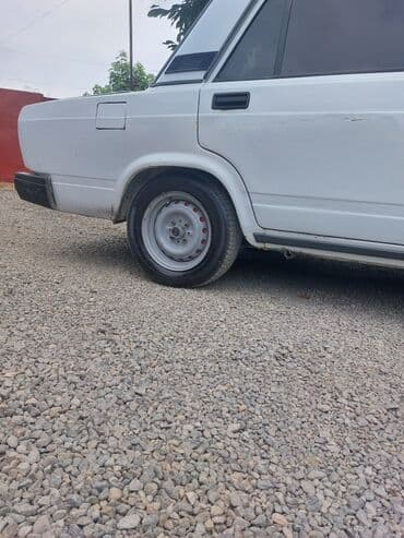 ваза стеклянная прозрачная высокая без узора: VAZ (LADA) 2107: 1.6 l | 1995 il 2410000 km Sedan — 16