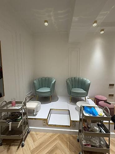 taxta alıram: Gözəllik salonu üçün tam avadanlıq dəsti Tərkib: - Manikür üçün 2 iş — 3