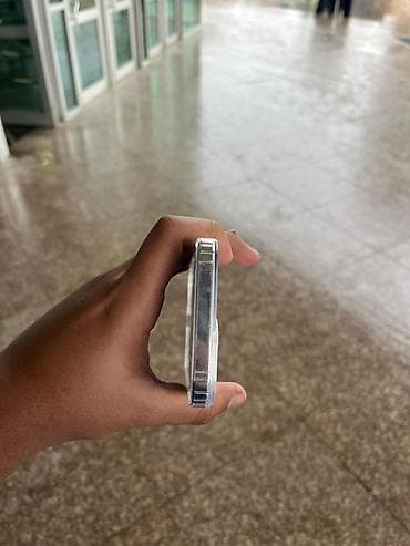 şəffaf kabro: Şəffaf MagSafe uyumlu telefon qabı - Model uyğunluğu: iPhone 12 — 4