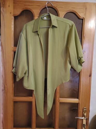 Qadın bluz-kimono, açıq zeytun/yaşıl rəngdə. - Parça: yüngül, ipəkvari lalafo.az -da Qadın bluz-kimono, açıq zeytun/yaşıl rəngdə. - Parça: yüngül, ipəkvari