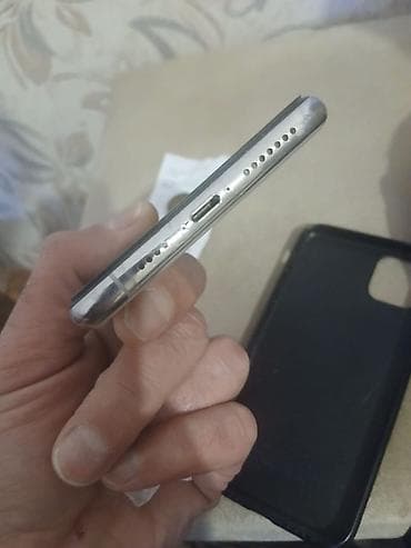 pol basavik: IPhone 11 Pro, Ağ, Face ID — 8