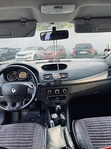 Renault Megane Estate (universaI) – gümüşü rəng Texniki və daxili