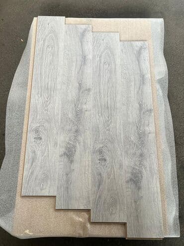 Salam laminatlarimiz 31 32 33 klass olmagala hər rəg secimi var 250 yə — 32