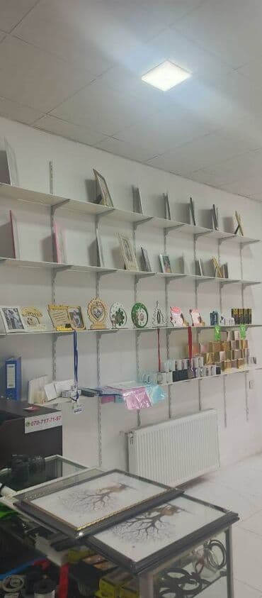 berber eşyaları: Divar Vitrini 33- eded divara baglanan demirleridi 83- eded — 1