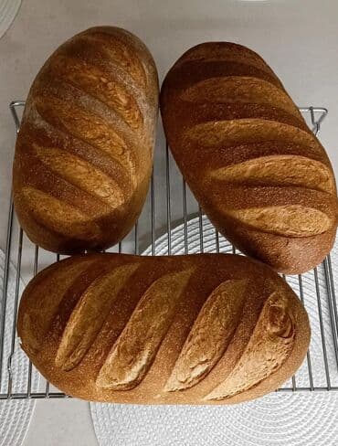 Salam. Çörək ustası kimi uzun illik təcrübəm var. Gürcü çörəyi