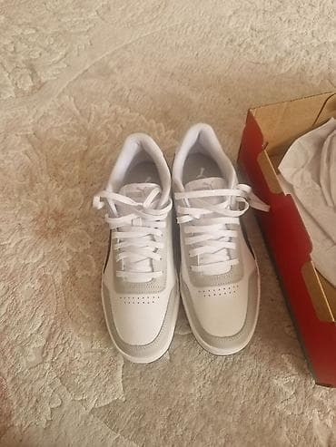 Puma ayaqqabi yenidir 44 razmer yazilib.biraz dar oldu deye satiram — 2