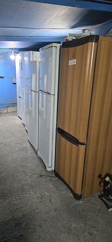 2 qapılı Indesit Soyuducu Satılır, rəng - Qəhvəyi