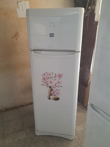 İşlənmiş 2 qapılı Indesit Soyuducu Satılır, rəng - Ağ, Təkərli lalafo.az -da İşlənmiş 2 qapılı Indesit Soyuducu Satılır, rəng - Ağ, Təkərli