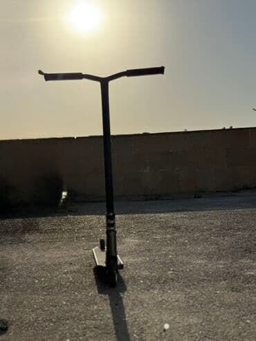 Freestyle skuter - T-formalı geniş sükan: trüklər və stabil idarəetmə