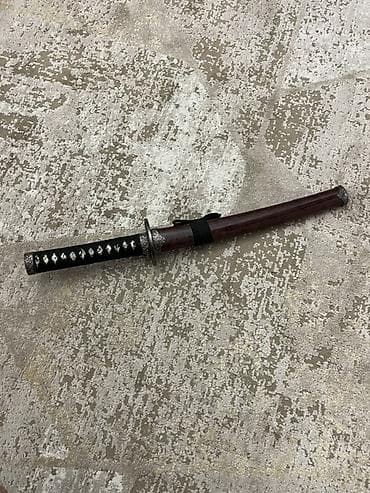 Qısa samuray tapançası Suvenir (tanto/mini katana) – qabı ilə -