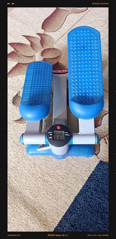 sport trenajor: Life Power mini stepper – evdə kardio və ayaq məşqləri üçün kompakт — 3