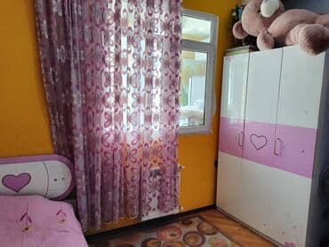 mingecevir kiraye: Nərimanovda saatlı binanın yanında yerləşir.Yeni tikilidir.Mənzil 17 — 7