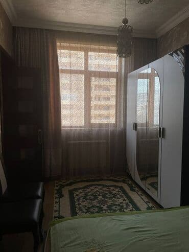 mikrorayon kiraye evler: Mənzil kirayə verilir. 3 otaq, 19.8 mərtəbə, 90 kv, tam əşyalı — 10