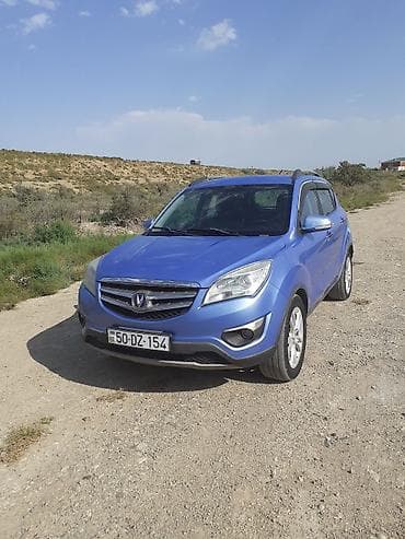 byd satış: Changan CS35, mavi rəngli kompakt krossover. Xüsusiyyətlər: - Korpus — 3